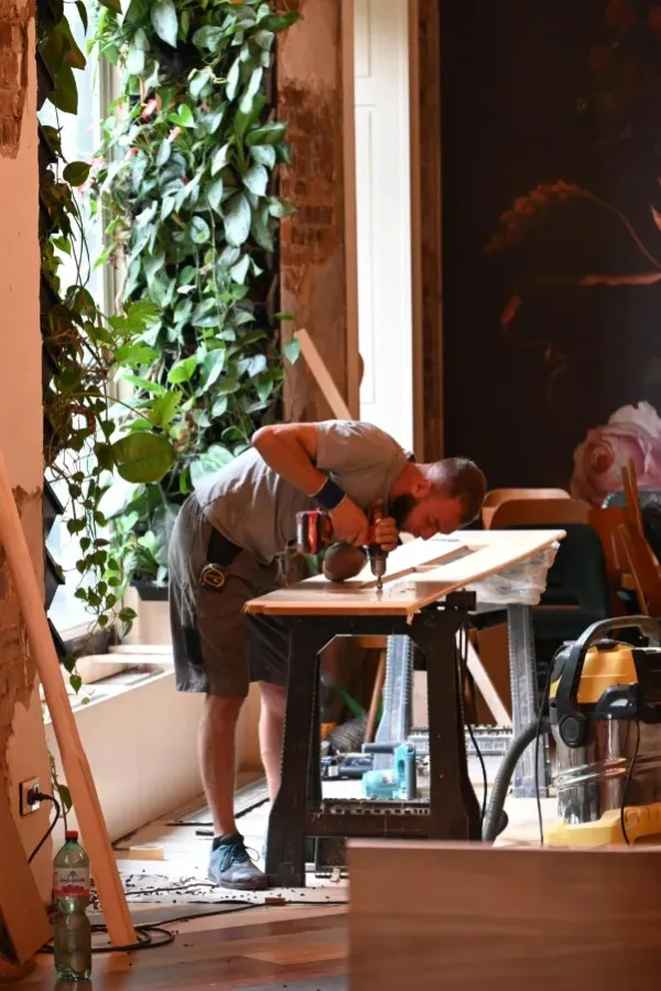 Corner Stories - interiér kavárny