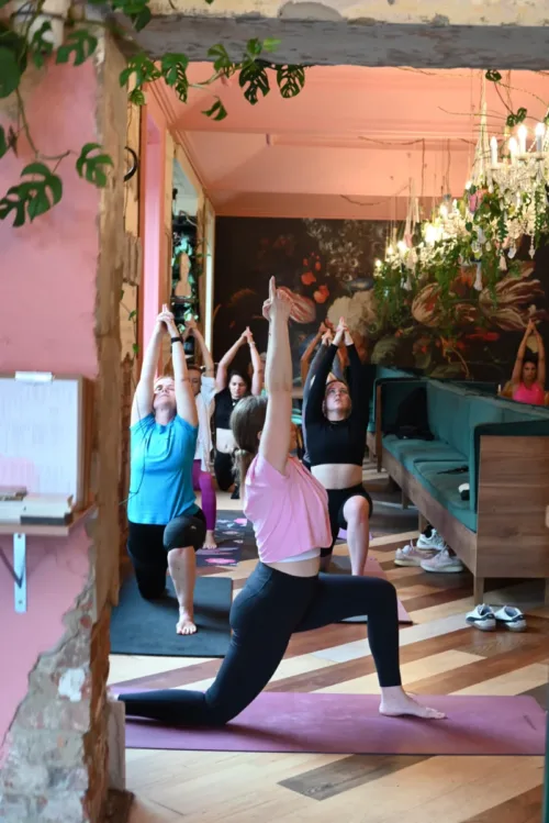 Yoga & Brunch s Liou